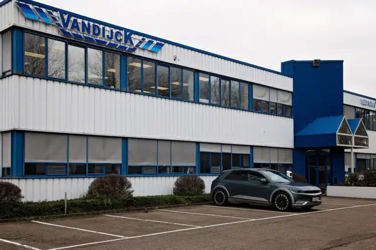 Transport Vandijck: al ruim 60 jaar uw partner in transporten in binnen- en buitenland.