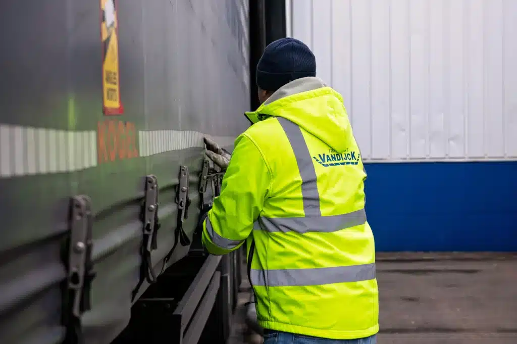 Transport Vandijck: uw partner in groupages, full truck loads en logisiteke diensten